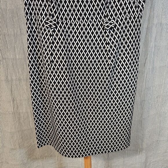 Soho Apparel $75 Size 14 Black White Geometric Cap Sleeve Stretch Midi Dress - Picture 2 of 8
